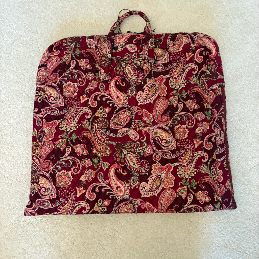 Vera Bradley Piccadilly Plum Paisley  Hanging Garment Bag